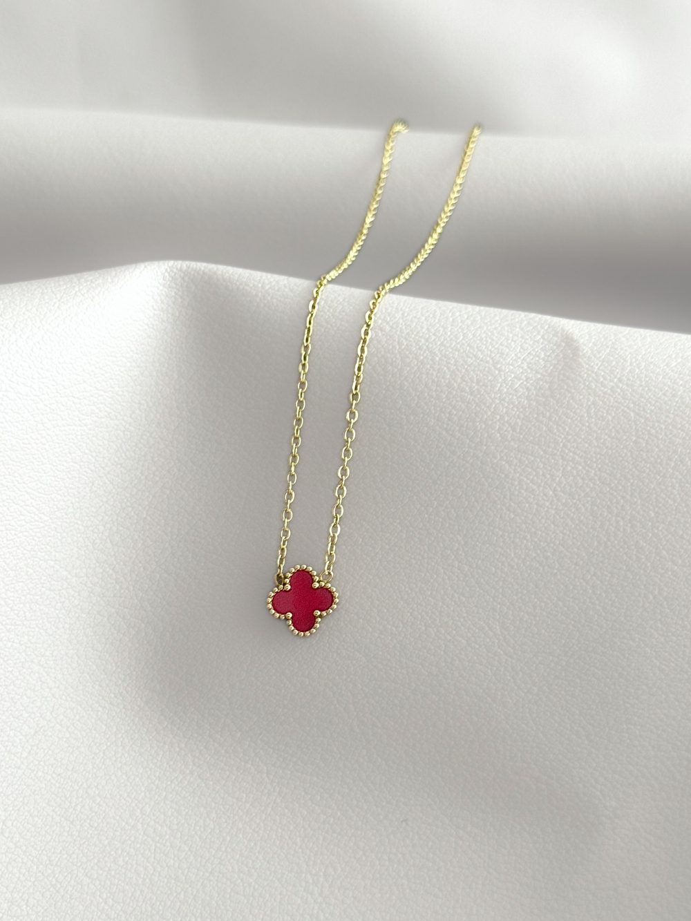 Collar Petal estilo Van Cleef acero 316L dorado