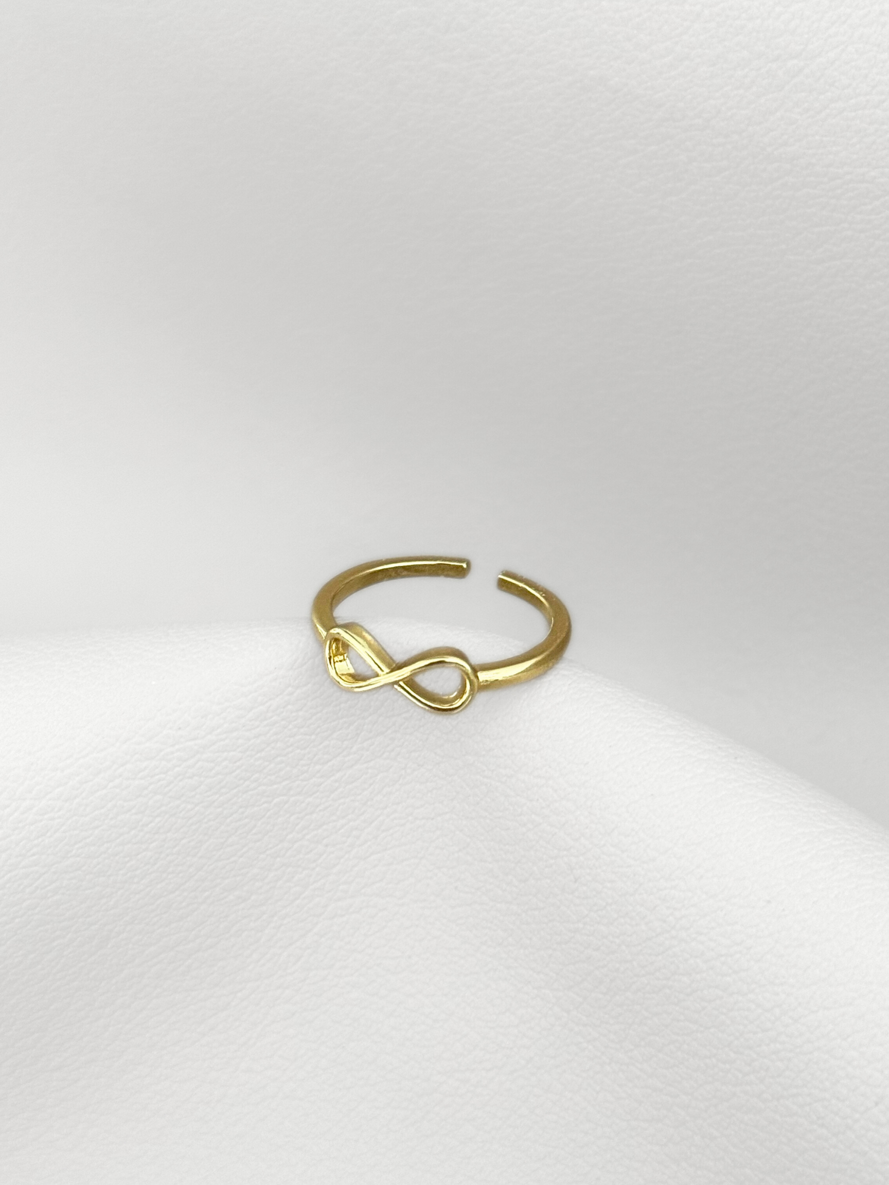 Anillo Golden Infinity