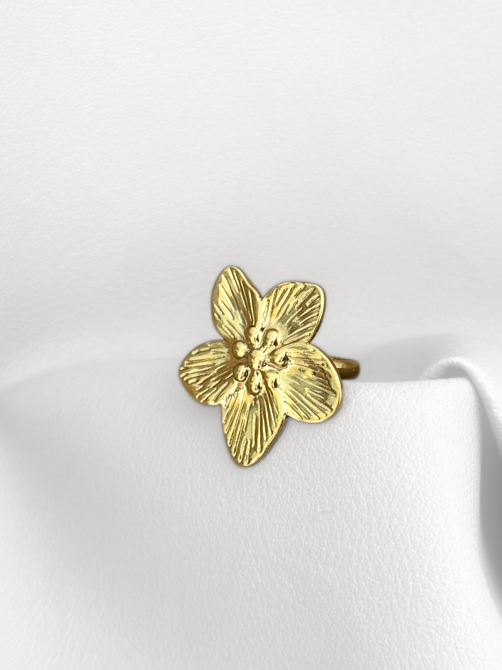 Anillo “Golden Petal Max”