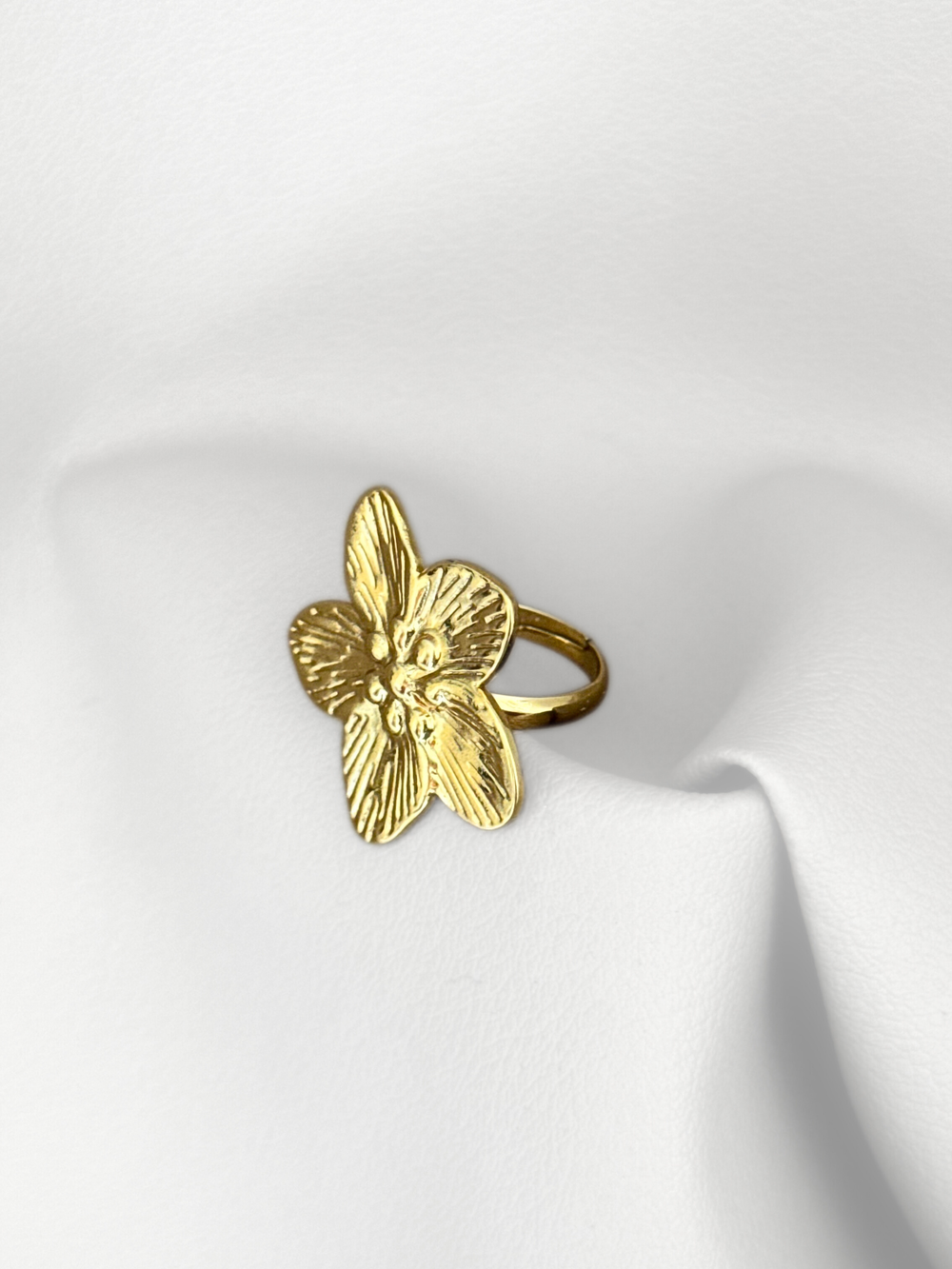 Anillo “Golden Petal Max”