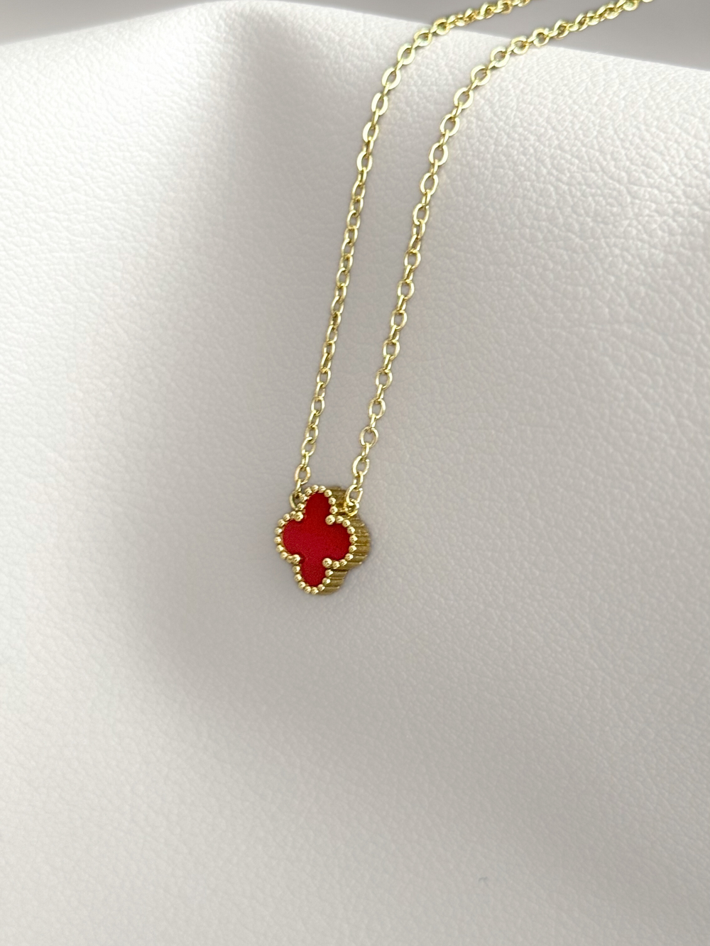 Collar Petal estilo Van Cleef acero 316L dorado