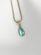 Collar Blue Essence