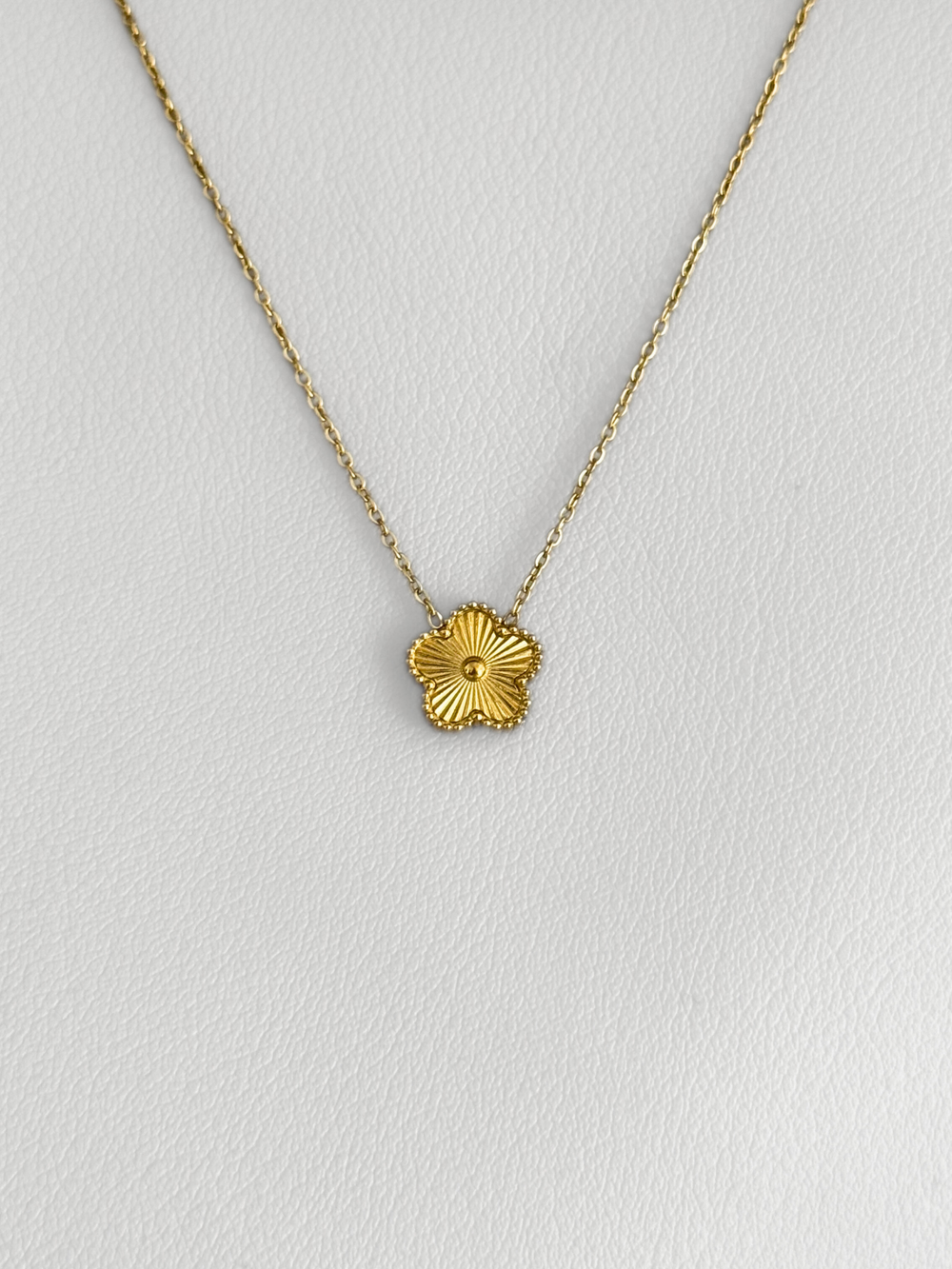 Collar Golden Clover Chic