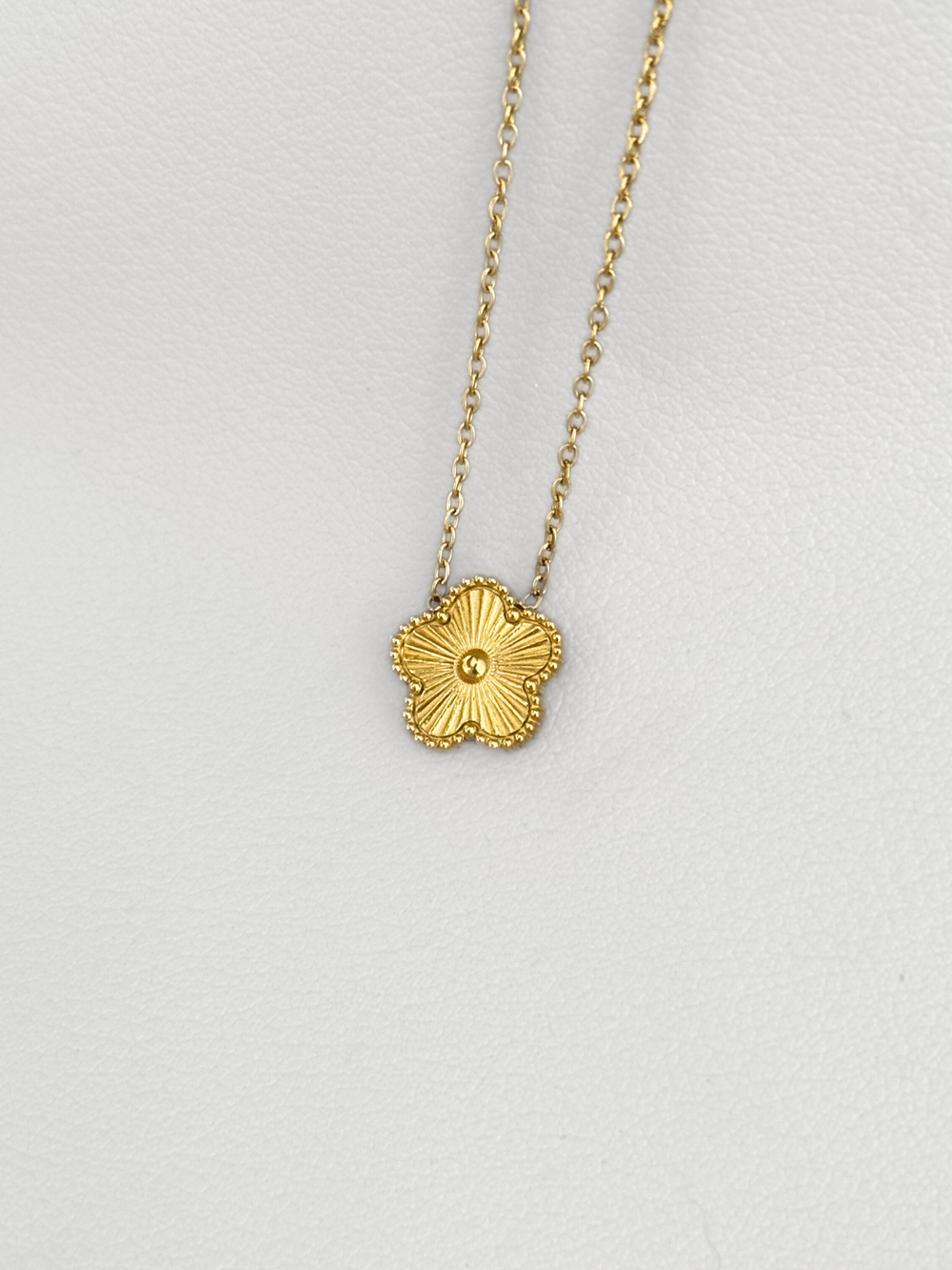 Collar Golden Clover Chic