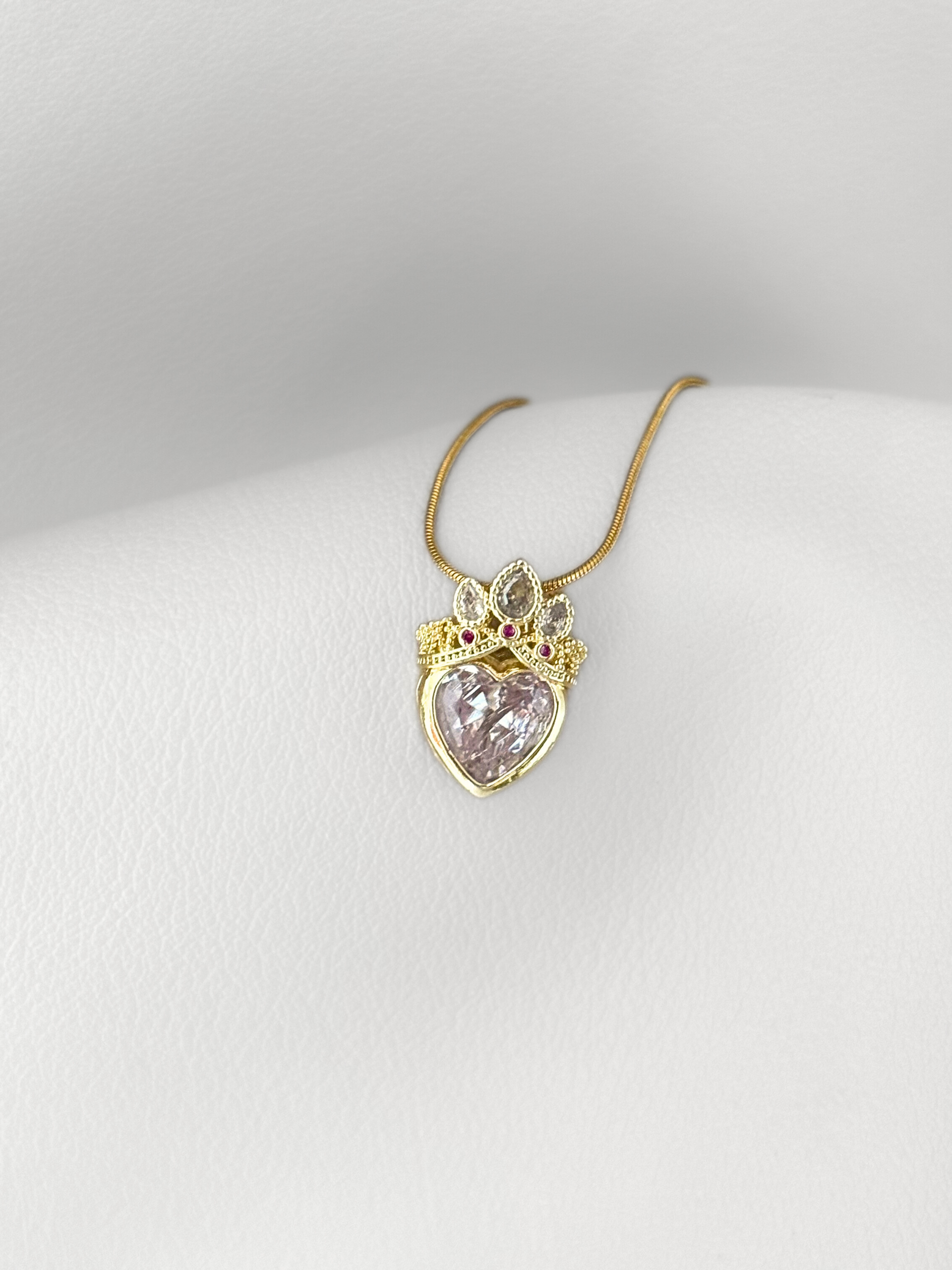 Collar Corazón Corona Rapunzel Rose