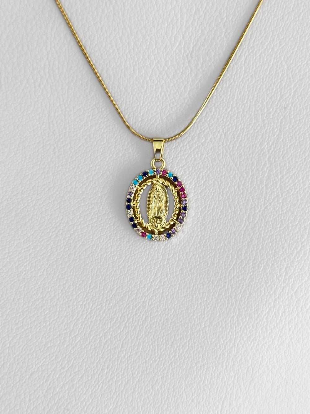 Collar Golden Virgin Glow