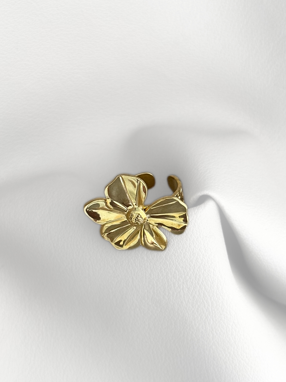 Anillo Golden Wildpetal Regulable