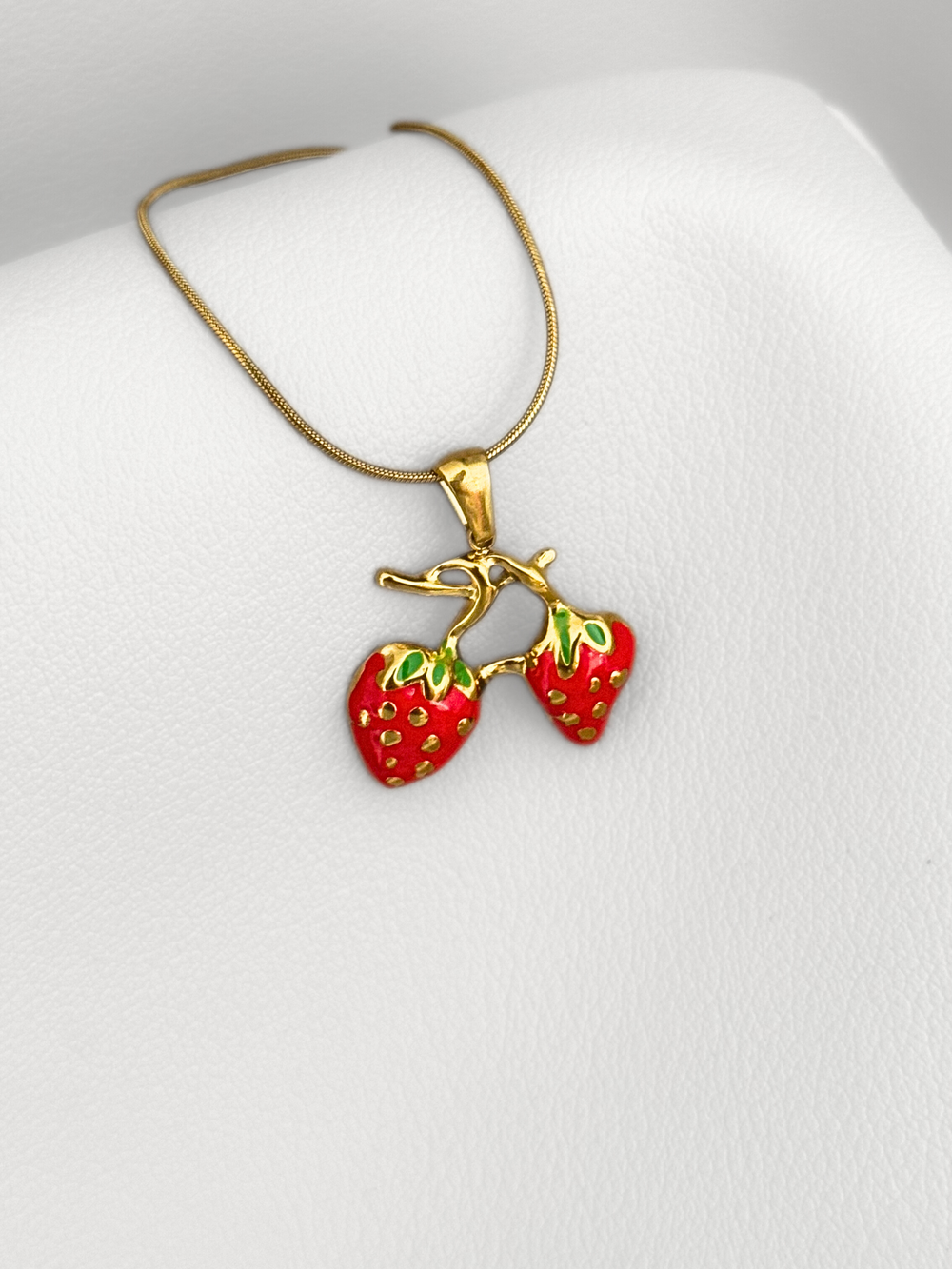 Collar Fresas Golden Charm
