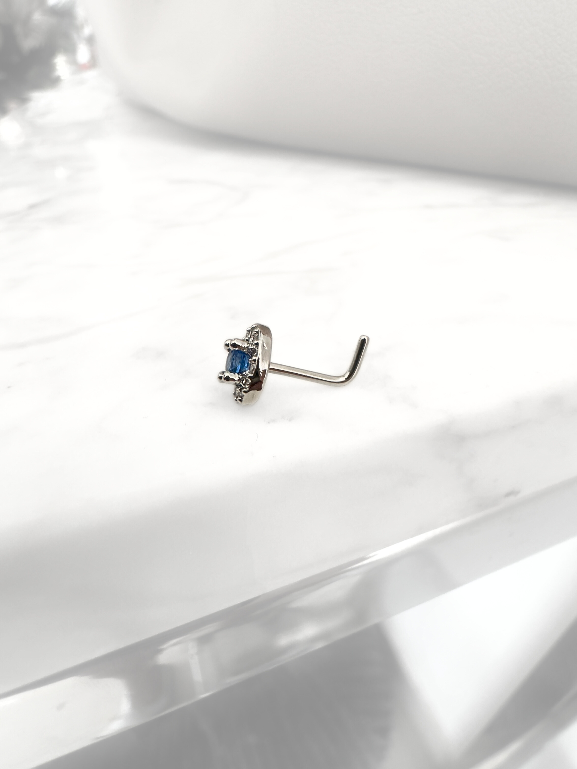 Piercing Blue Halo Nostril