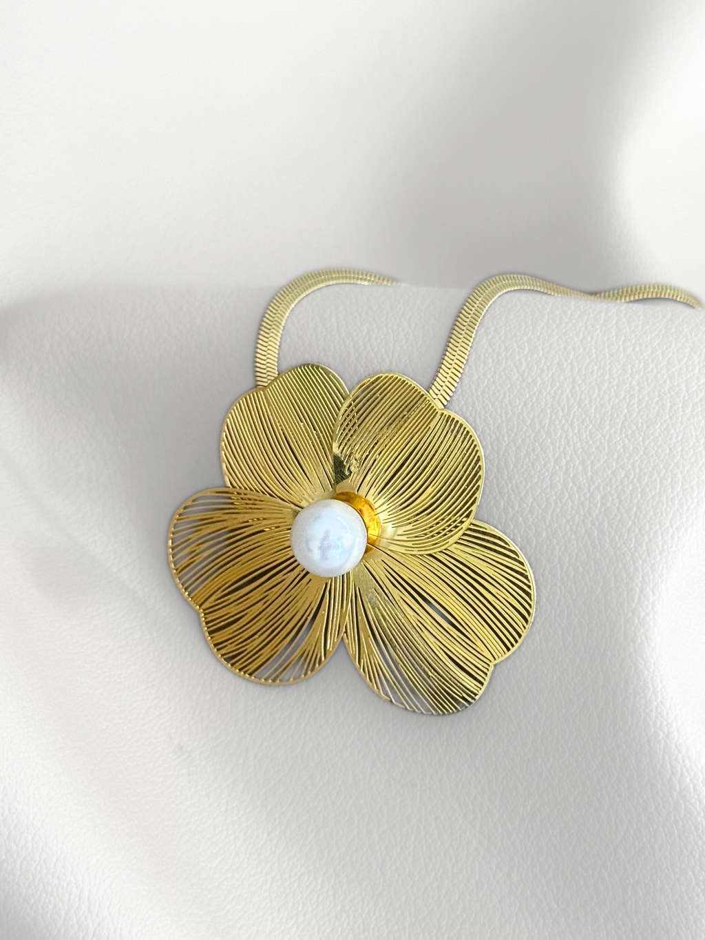 Collar Golden Bloom Pearl