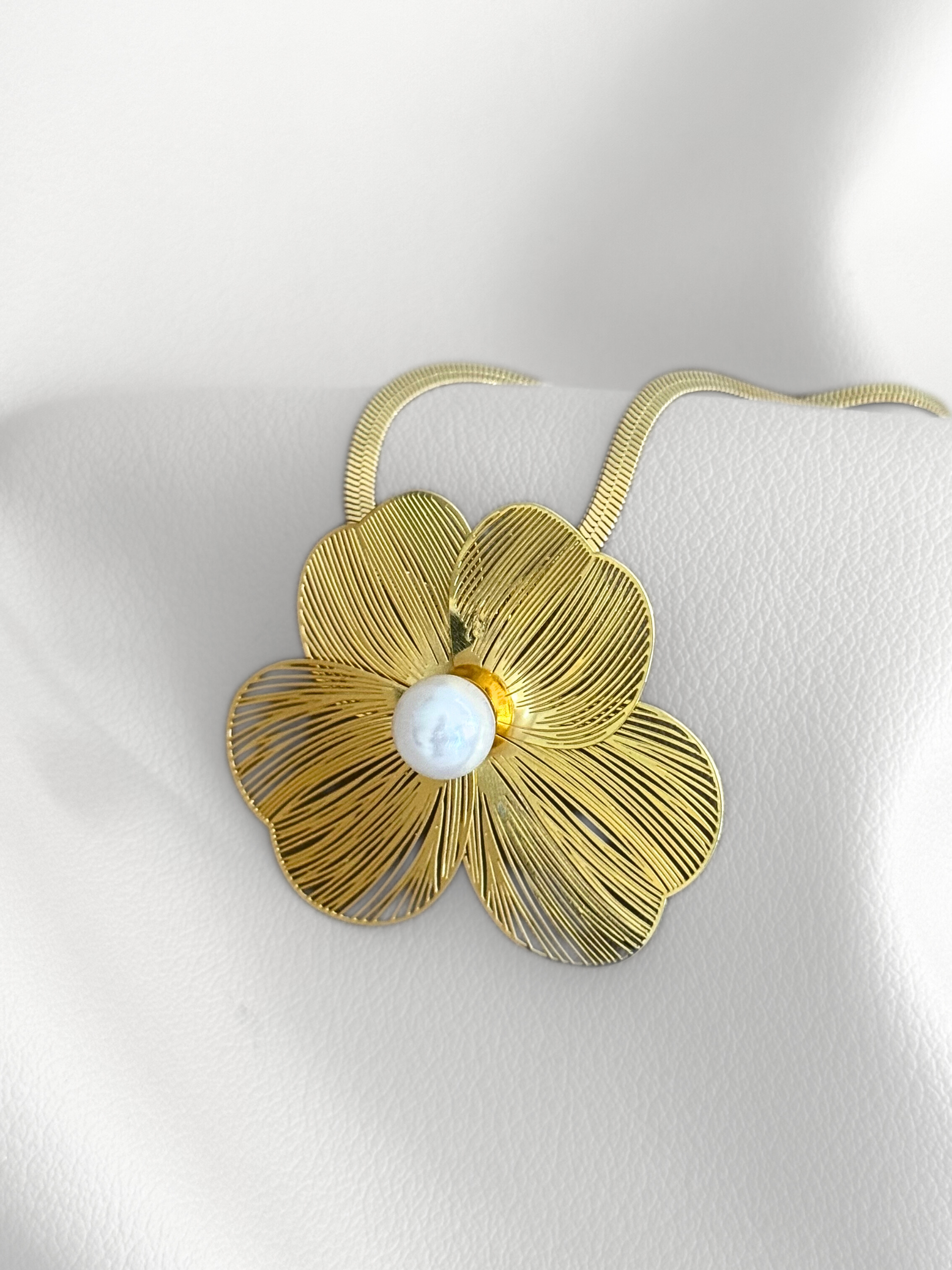 Collar Golden Bloom Pearl