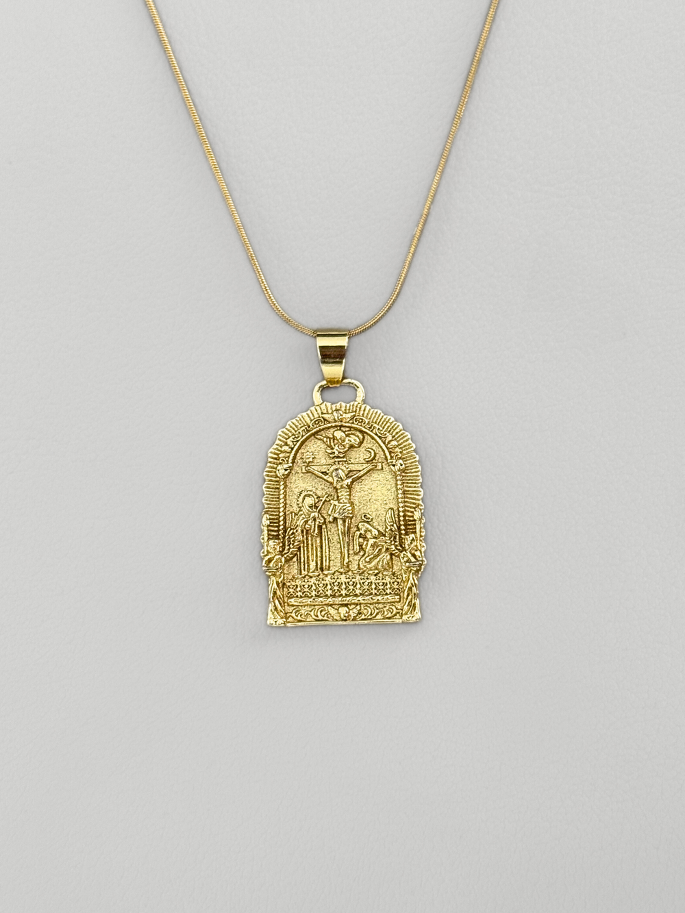 Collar Señor de los Milagros Dorado