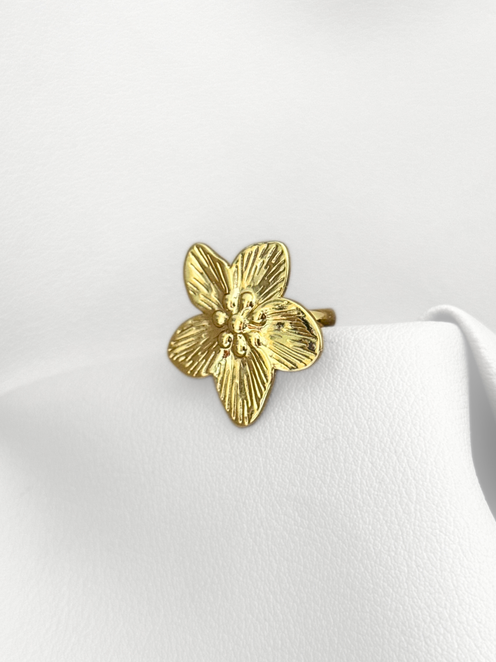 Anillo “Golden Petal Max”
