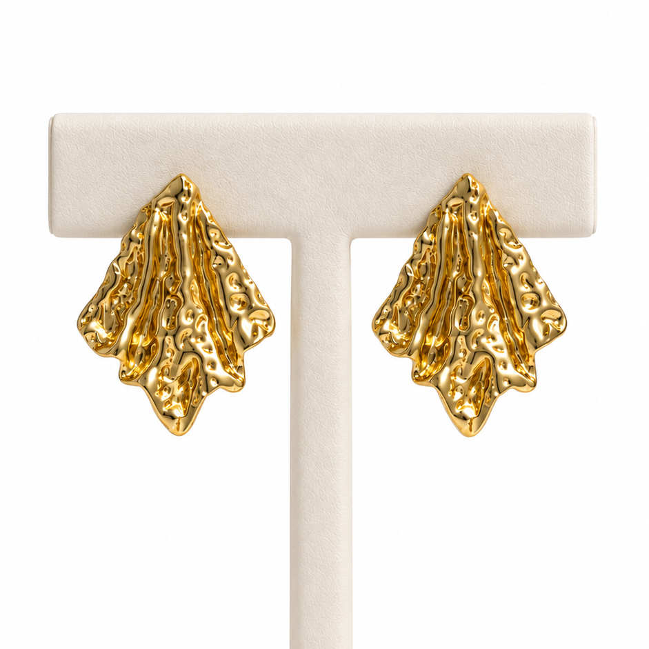 Aretes Nautic Shell Asymmetric Gold| Braja Joyería