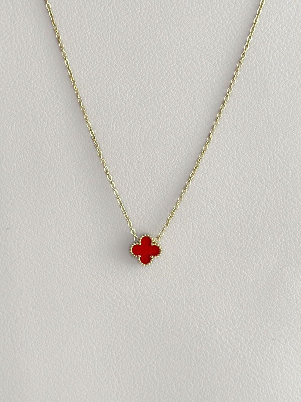 Collar Petal estilo Van Cleef acero 316L dorado