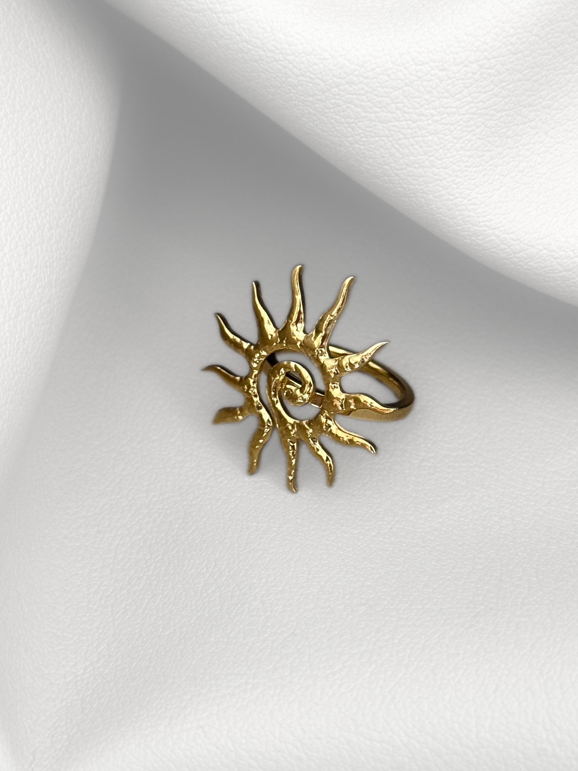 Anillo Sunflare Dorado Maximalista