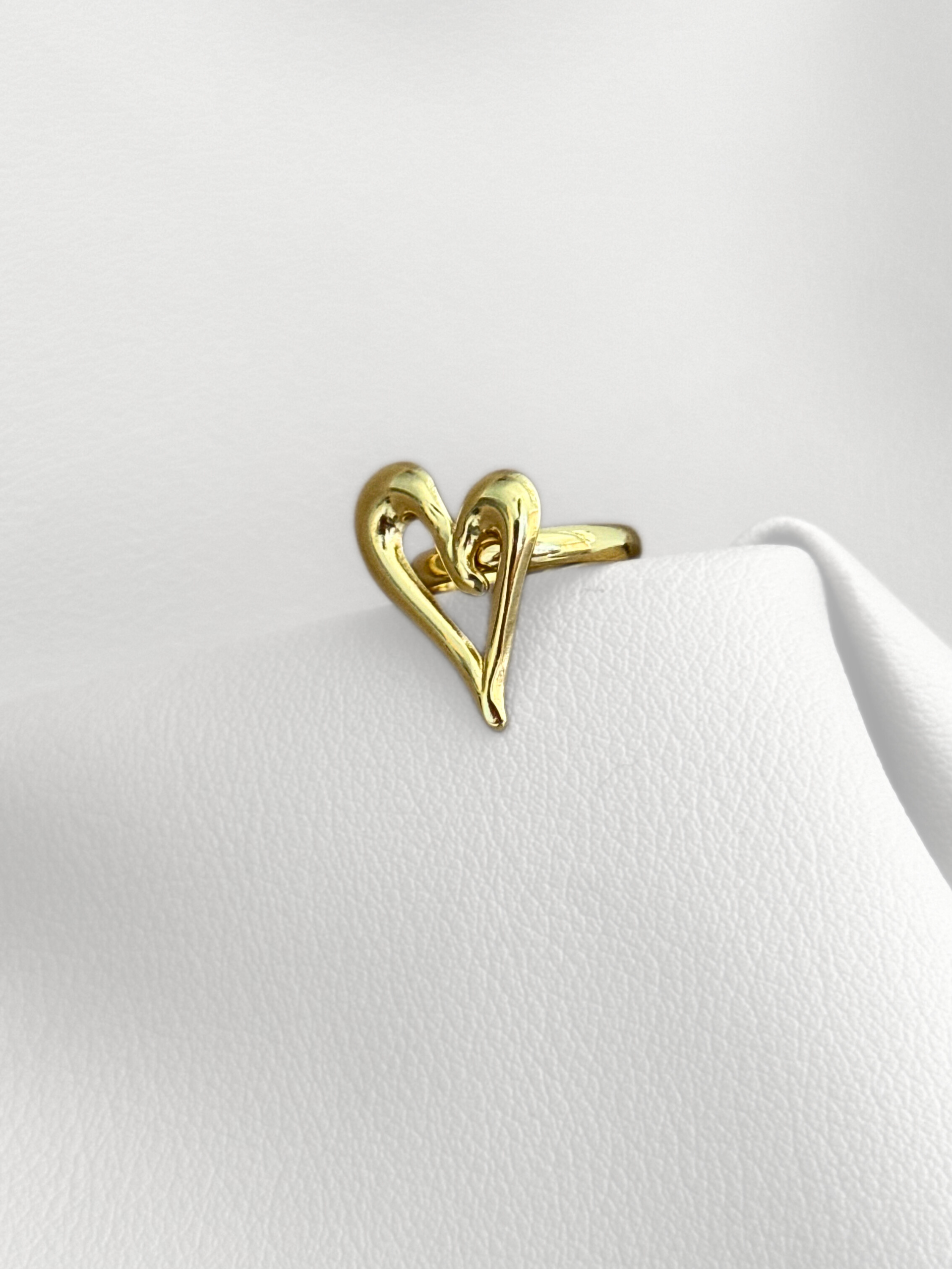 Anillo “Bold Heart Silhouette”
