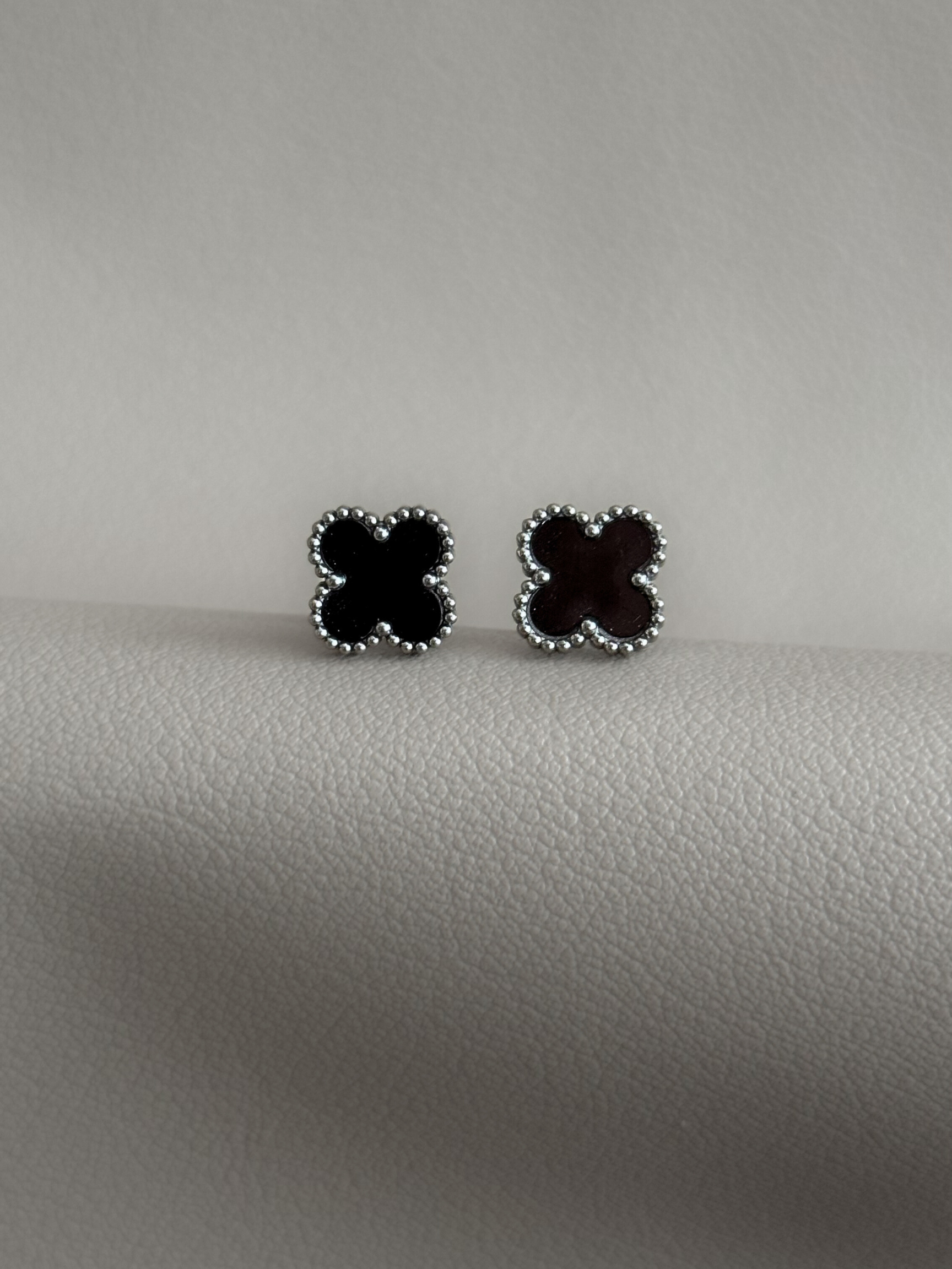 Arete estilo Van Cleef acero 316L plateado